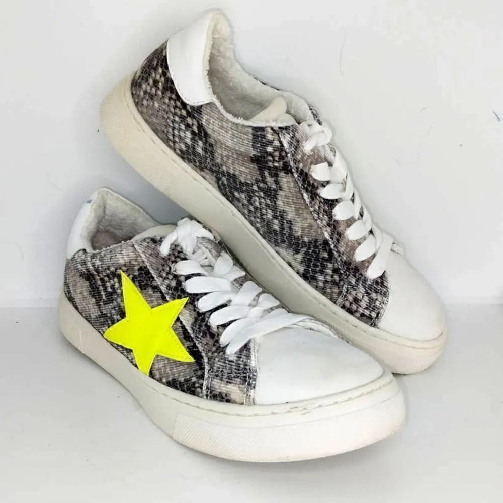 Steven by Steve Madden Womens Pre-owned Snake Skin Low Cut Sneakers - sz. 6M